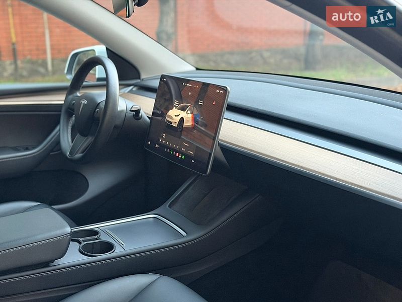 Позашляховик / Кросовер Tesla Model Y 2023 в Дніпрі фото 21 Позашляховик / Кросовер Tesla Model Y 2023 в Дніпрі