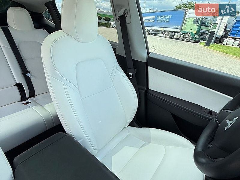 Внедорожник / Кроссовер Tesla Model Y 2020 в Гатном