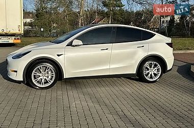Tesla Model Y  2022