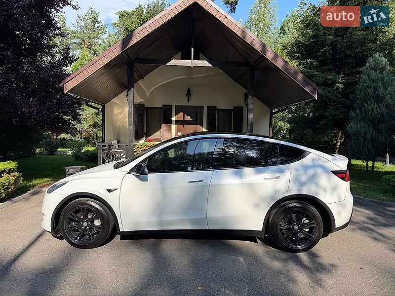 Позашляховик / Кросовер Tesla Model Y 2020 в Києві