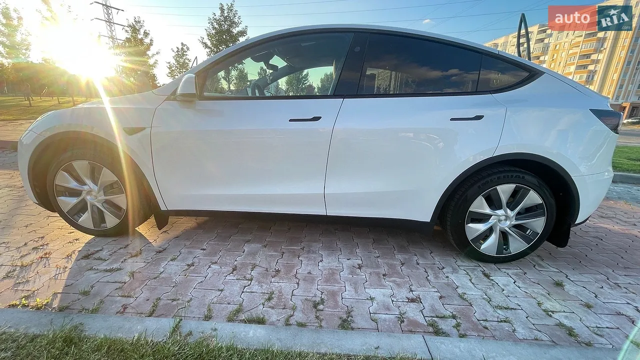 2024 Tesla Model Y - мініатюра 5