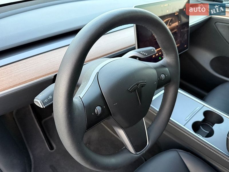 Позашляховик / Кросовер Tesla Model Y 2024 в Львові