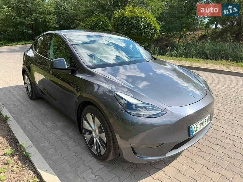 Tesla Model Y 2023
