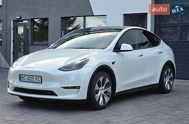 Tesla Model Y 2022