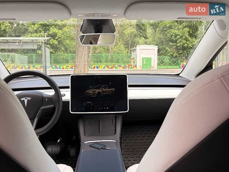 Внедорожник / Кроссовер Tesla Model Y 2024 в Харькове