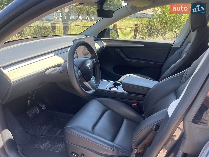 Внедорожник / Кроссовер Tesla Model Y 2023 в Кривом Роге