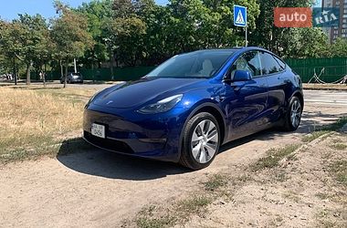 Tesla Model Y  2023