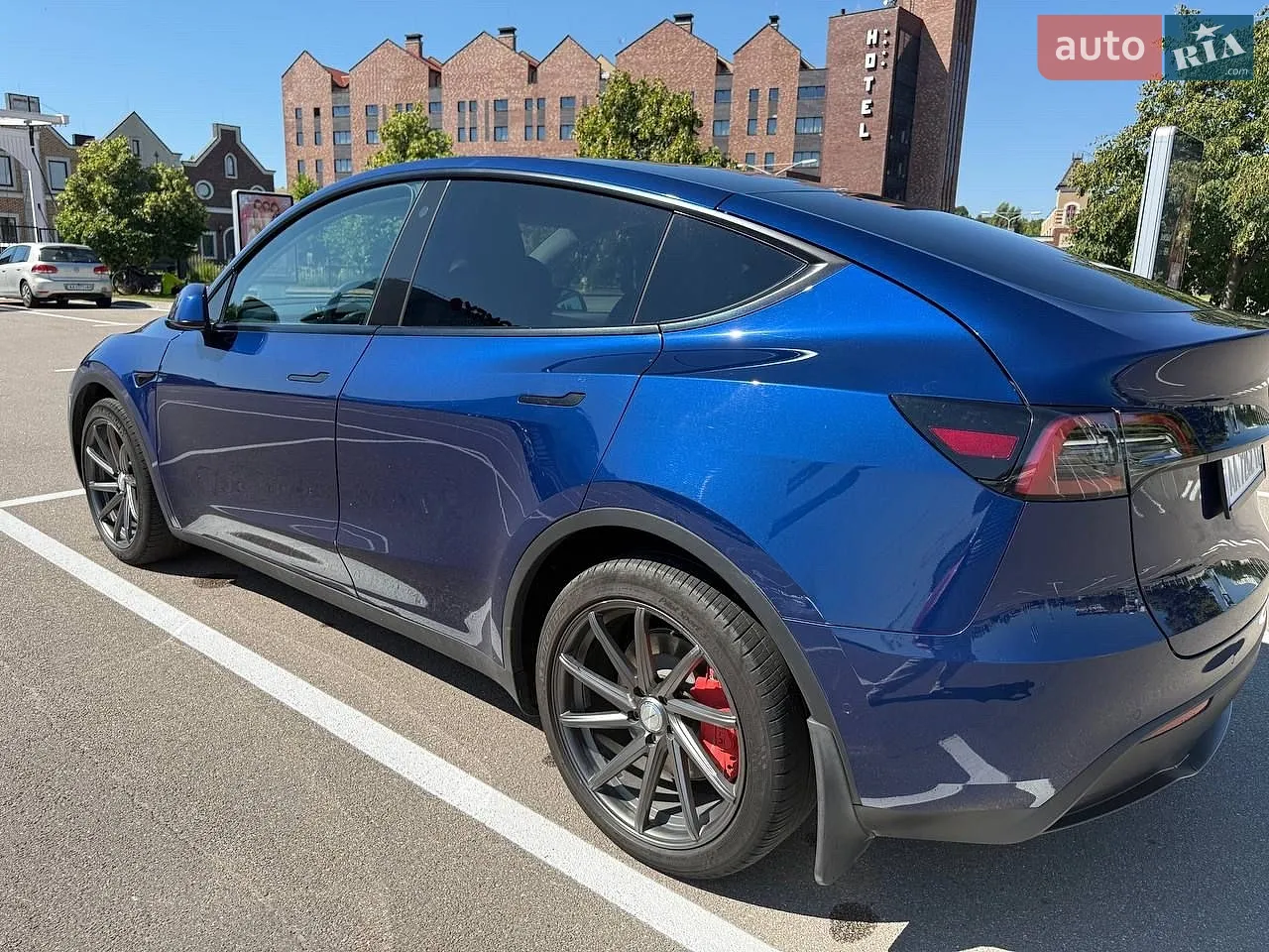 2022 Tesla Model Y - мініатюра 3