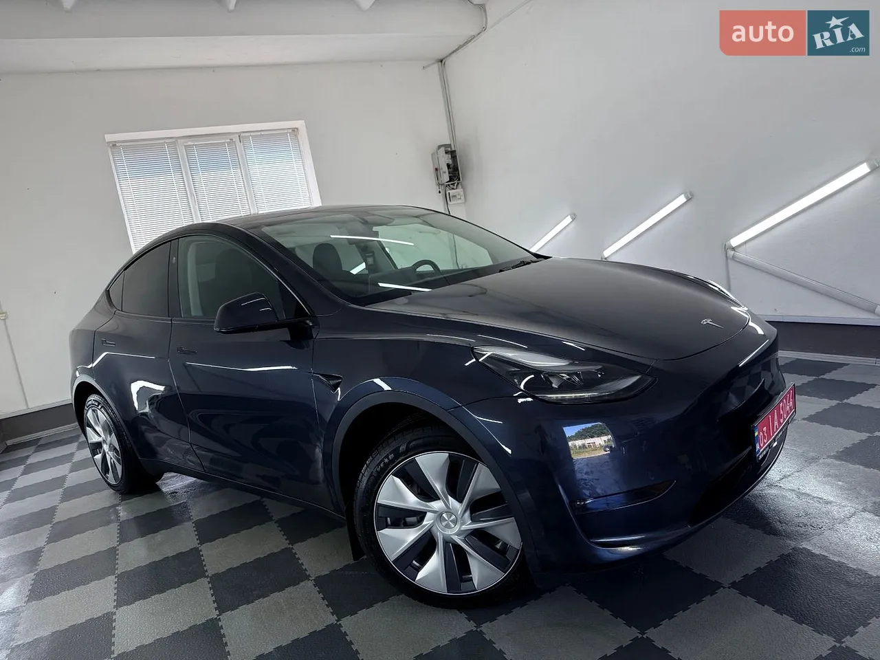 2024 Tesla Model Y - мініатюра 5