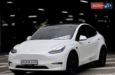 Tesla Model Y  2020