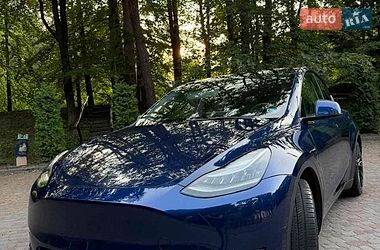 Tesla Model Y  2021