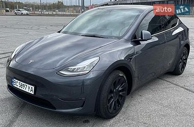 Tesla Model Y  2021