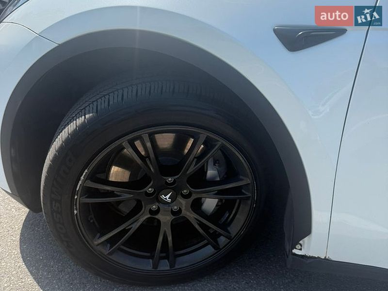 Внедорожник / Кроссовер Tesla Model Y 2023 в Виннице