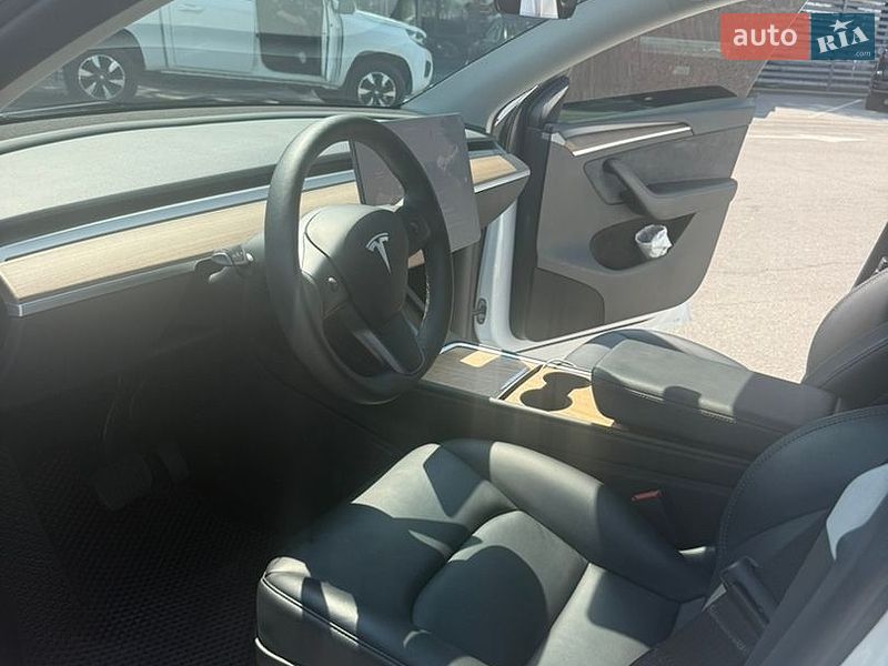 Внедорожник / Кроссовер Tesla Model Y 2023 в Виннице