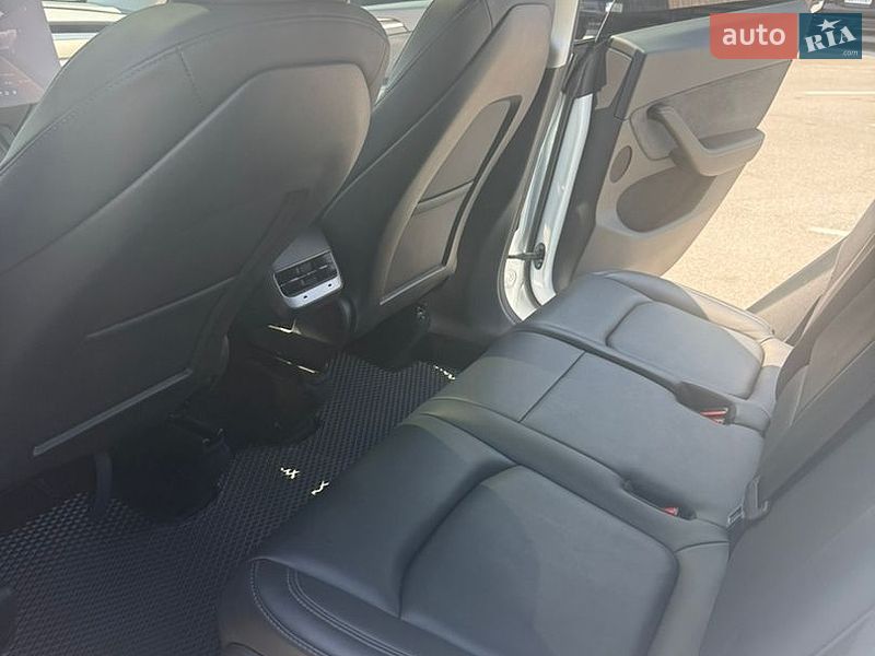 Внедорожник / Кроссовер Tesla Model Y 2023 в Виннице
