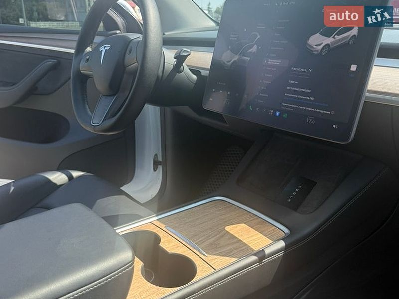 Внедорожник / Кроссовер Tesla Model Y 2023 в Виннице