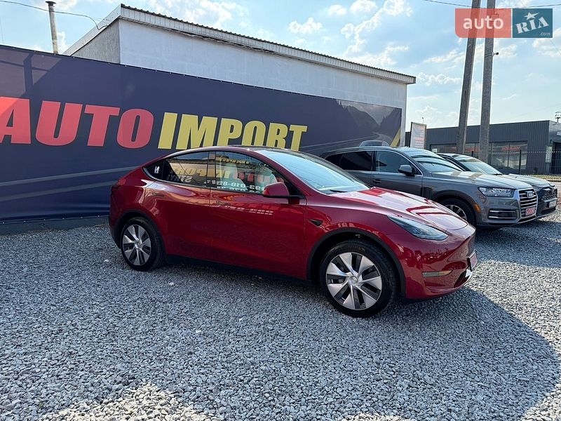Внедорожник / Кроссовер Tesla Model Y 2024 в Стрые