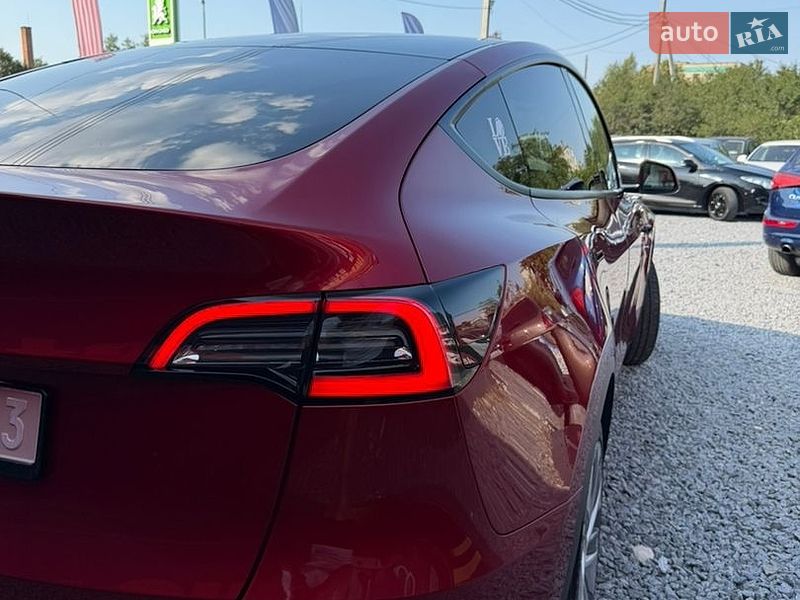 Внедорожник / Кроссовер Tesla Model Y 2024 в Стрые