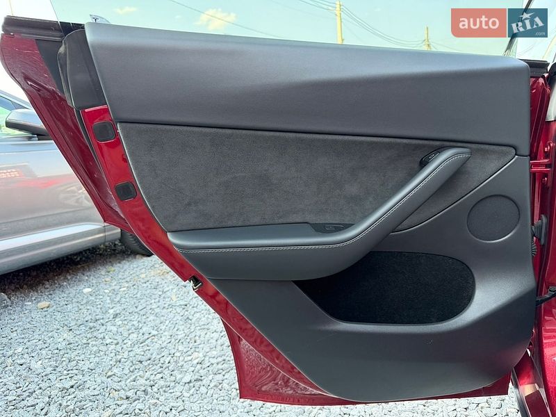 Внедорожник / Кроссовер Tesla Model Y 2024 в Стрые