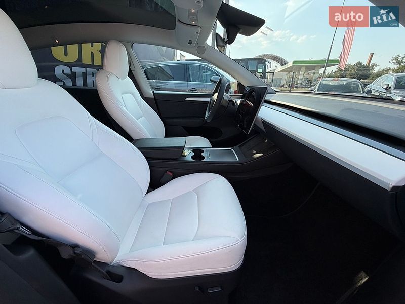 Внедорожник / Кроссовер Tesla Model Y 2024 в Стрые