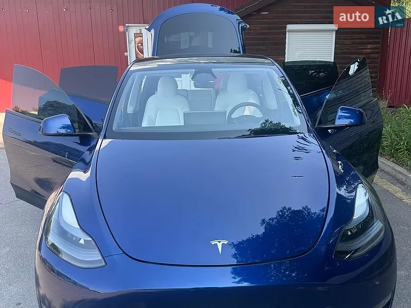 Tesla Model Y 2023