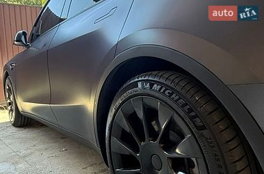 Внедорожник / Кроссовер Tesla Model Y 2021 в Киеве