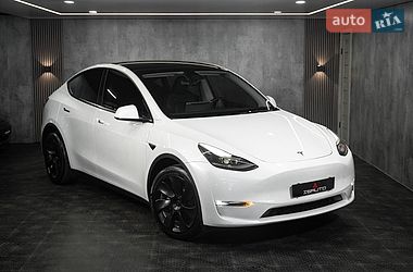 Tesla Model Y  2023