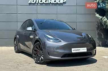 Tesla Model Y  2023