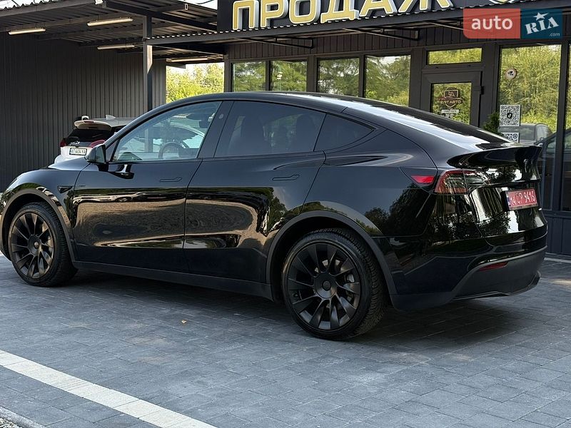 Внедорожник / Кроссовер Tesla Model Y 2023 в Ивано-Франковске