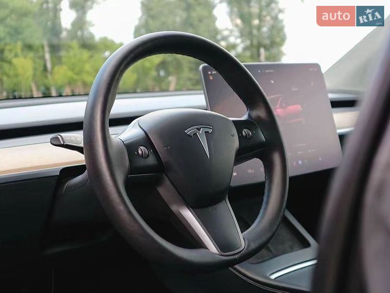 Внедорожник / Кроссовер Tesla Model Y 2022 в Киеве