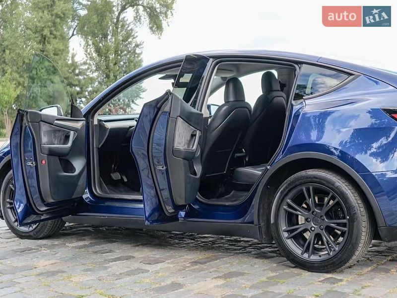Внедорожник / Кроссовер Tesla Model Y 2022 в Киеве