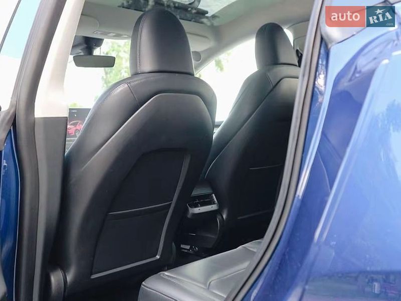 Внедорожник / Кроссовер Tesla Model Y 2022 в Киеве