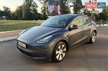 Tesla Model Y  2021