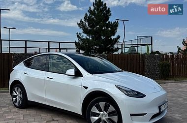 Tesla Model Y  2023