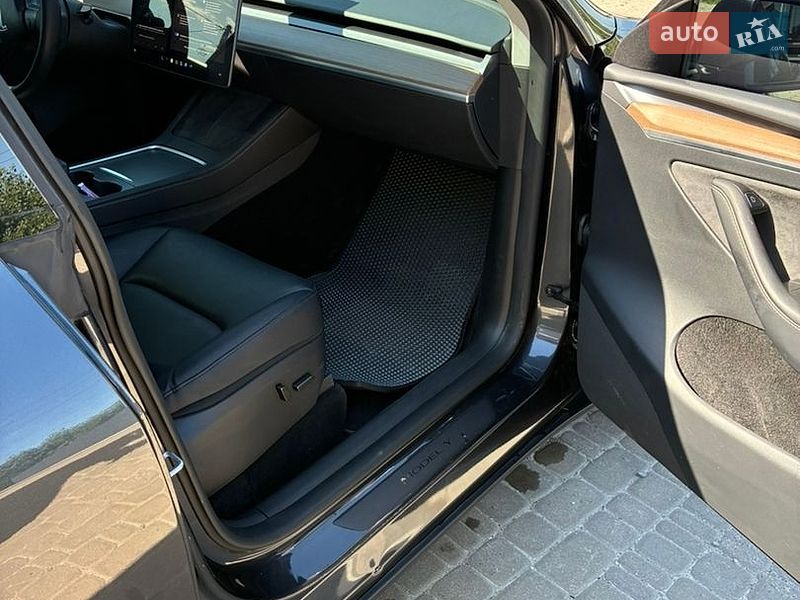 Внедорожник / Кроссовер Tesla Model Y 2024 в Киеве фото 10 Внедорожник / Кроссовер Tesla Model Y 2024 в Киеве