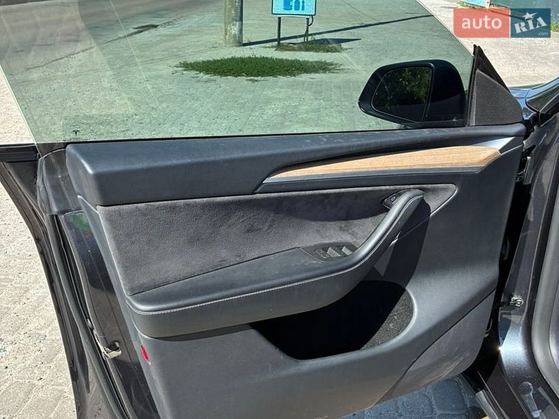 Внедорожник / Кроссовер Tesla Model Y 2024 в Киеве фото 13 Внедорожник / Кроссовер Tesla Model Y 2024 в Киеве