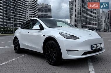 Tesla Model Y  2022