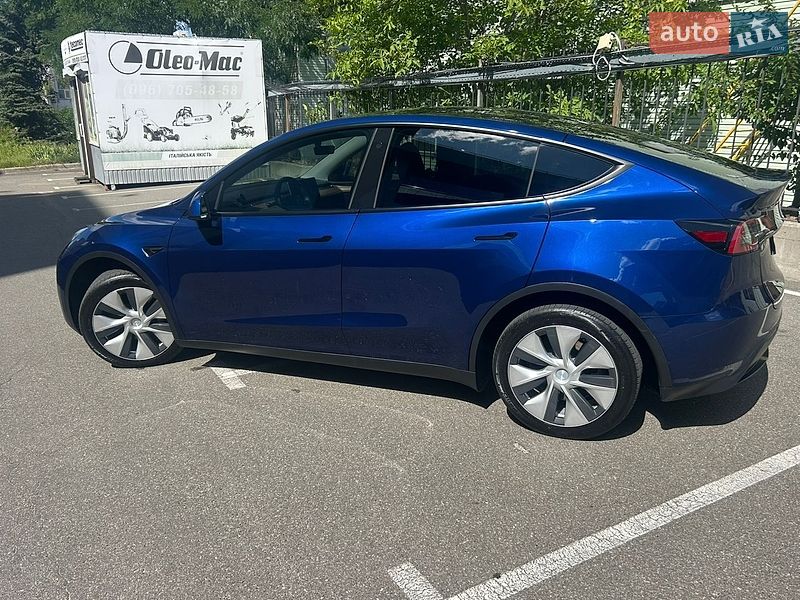 Tesla Model Y 2023
