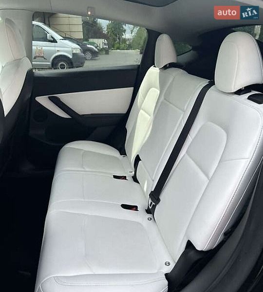 Позашляховик / Кросовер Tesla Model Y 2022 в Львові