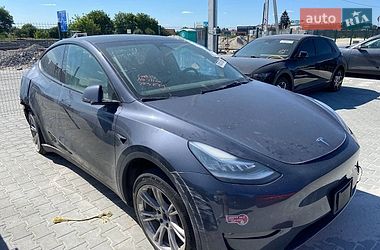 Tesla Model Y  2023