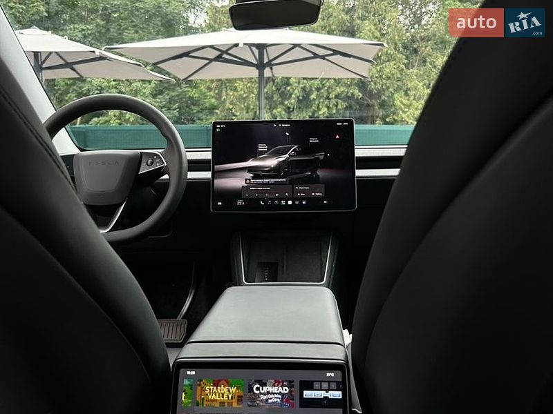 Внедорожник / Кроссовер Tesla Model Y 2025 в Львове