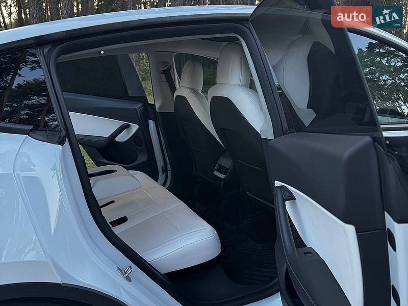 Внедорожник / Кроссовер Tesla Model Y 2022 в Чернигове
