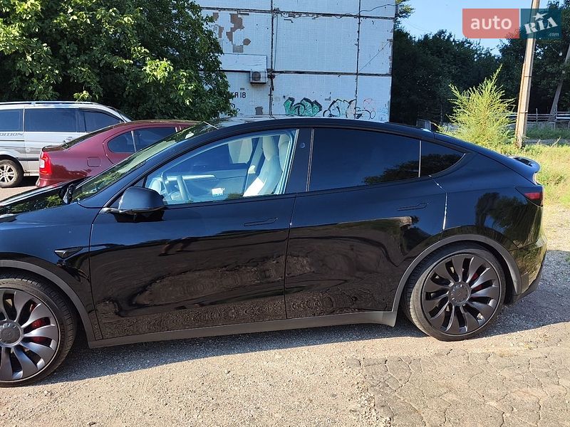 Позашляховик / Кросовер Tesla Model Y 2023 в Кривому Розі