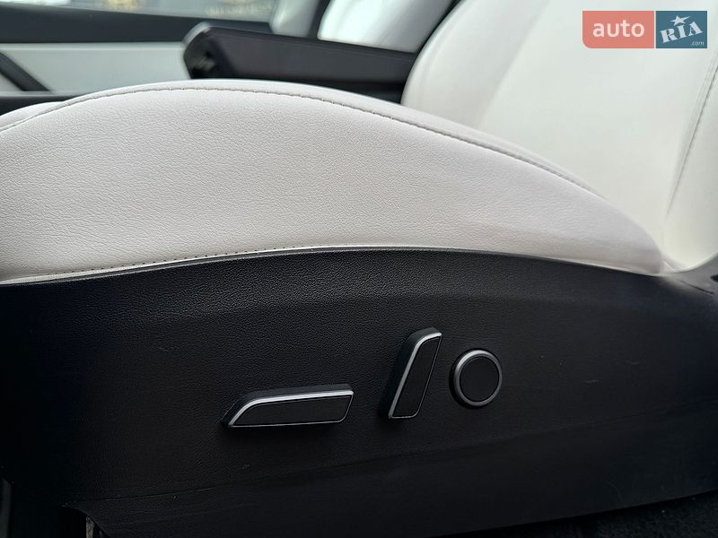 Внедорожник / Кроссовер Tesla Model Y 2021 в Киеве