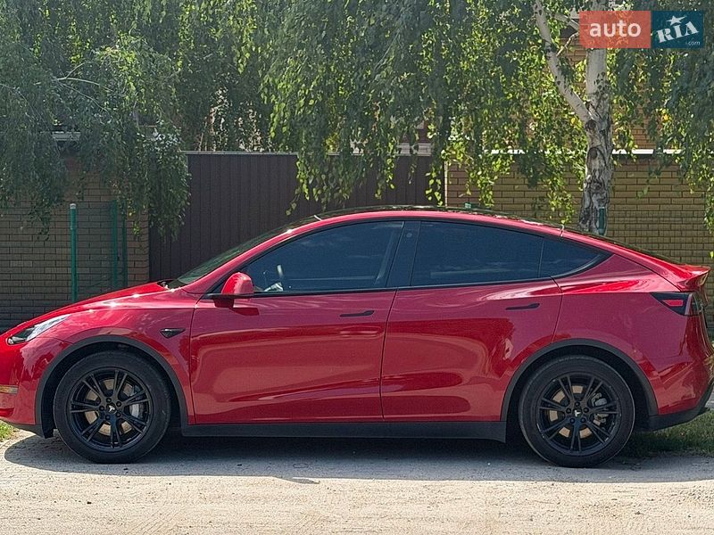 Позашляховик / Кросовер Tesla Model Y 2023 в Дніпрі фото 2 Позашляховик / Кросовер Tesla Model Y 2023 в Дніпрі