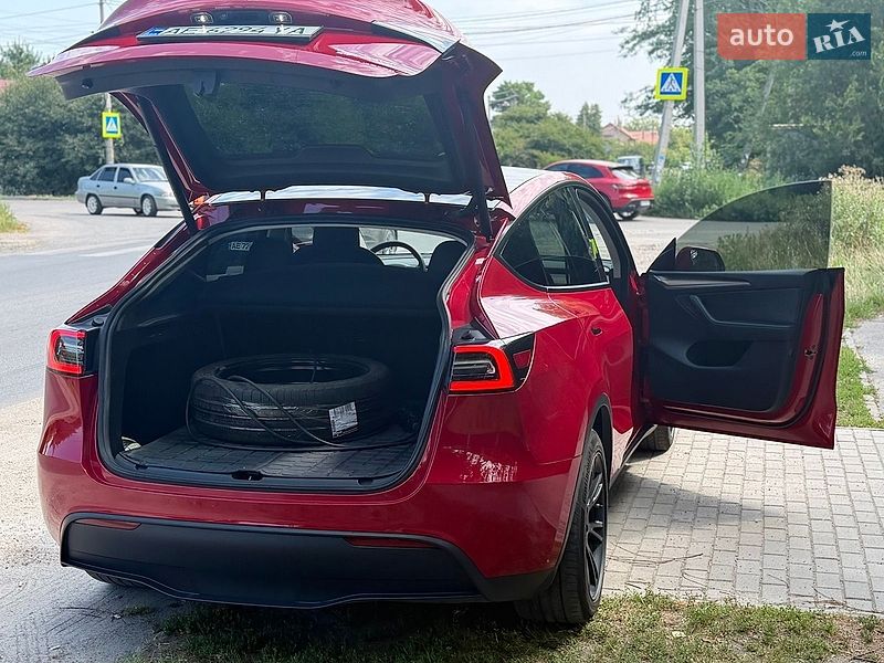Позашляховик / Кросовер Tesla Model Y 2023 в Дніпрі фото 6 Позашляховик / Кросовер Tesla Model Y 2023 в Дніпрі