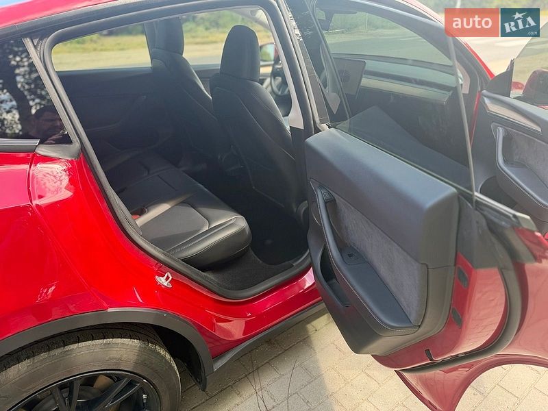 Позашляховик / Кросовер Tesla Model Y 2023 в Дніпрі фото 7 Позашляховик / Кросовер Tesla Model Y 2023 в Дніпрі