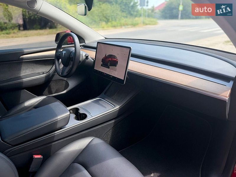 Позашляховик / Кросовер Tesla Model Y 2023 в Дніпрі фото 10 Позашляховик / Кросовер Tesla Model Y 2023 в Дніпрі