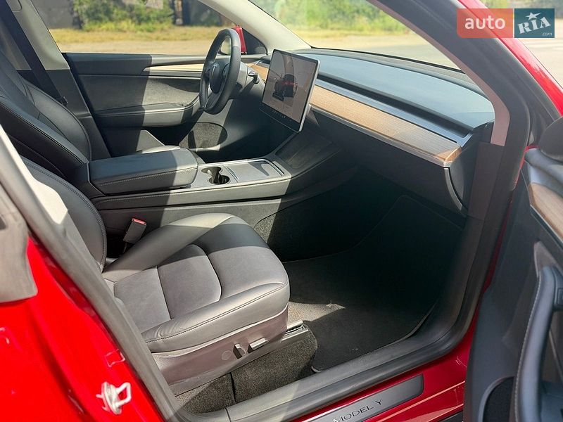 Позашляховик / Кросовер Tesla Model Y 2023 в Дніпрі фото 11 Позашляховик / Кросовер Tesla Model Y 2023 в Дніпрі