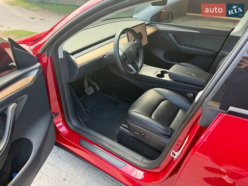 Позашляховик / Кросовер Tesla Model Y 2023 в Дніпрі фото 15 Позашляховик / Кросовер Tesla Model Y 2023 в Дніпрі